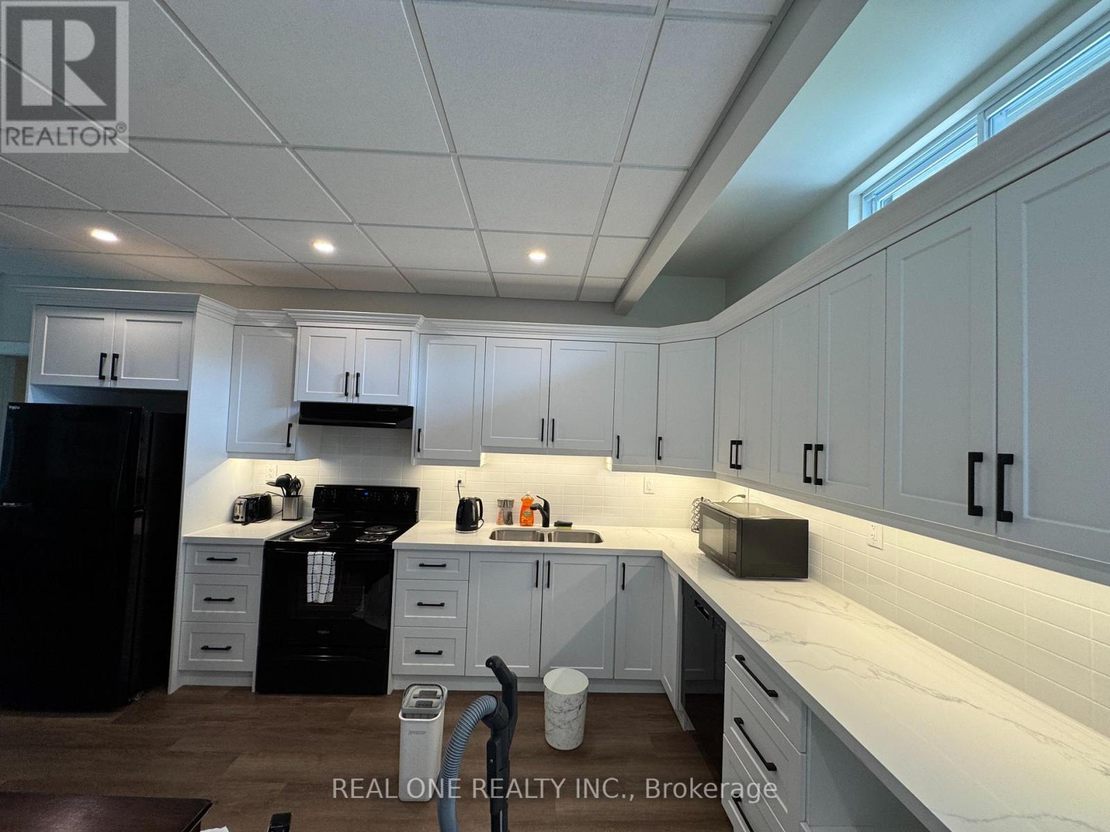 145 Syples Street, Burk'S Falls, ON - Indoor Photo Showing Kitchen With Double Sink