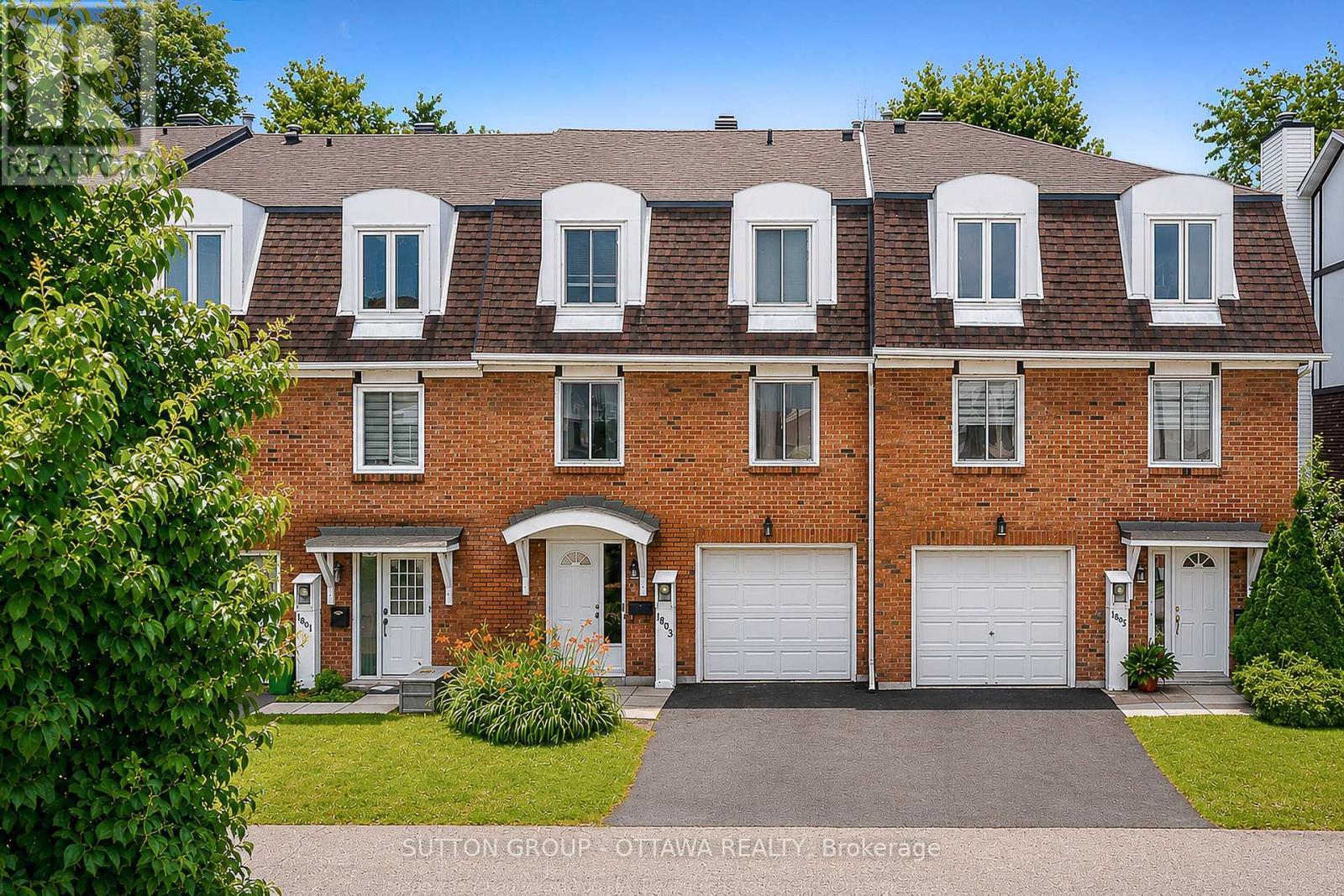 39 - 1803 Axminster Court, Ottawa, ON - Outdoor With Facade