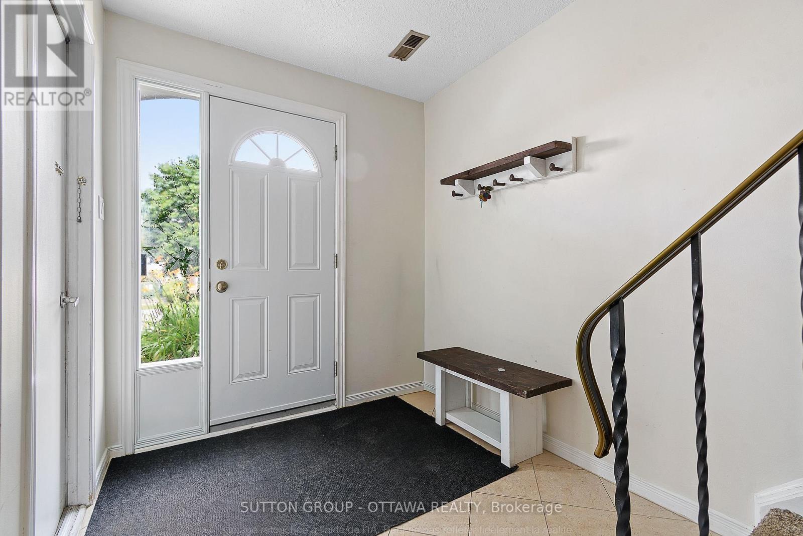 39 - 1803 Axminster Court, Ottawa, ON - Indoor Photo Showing Other Room