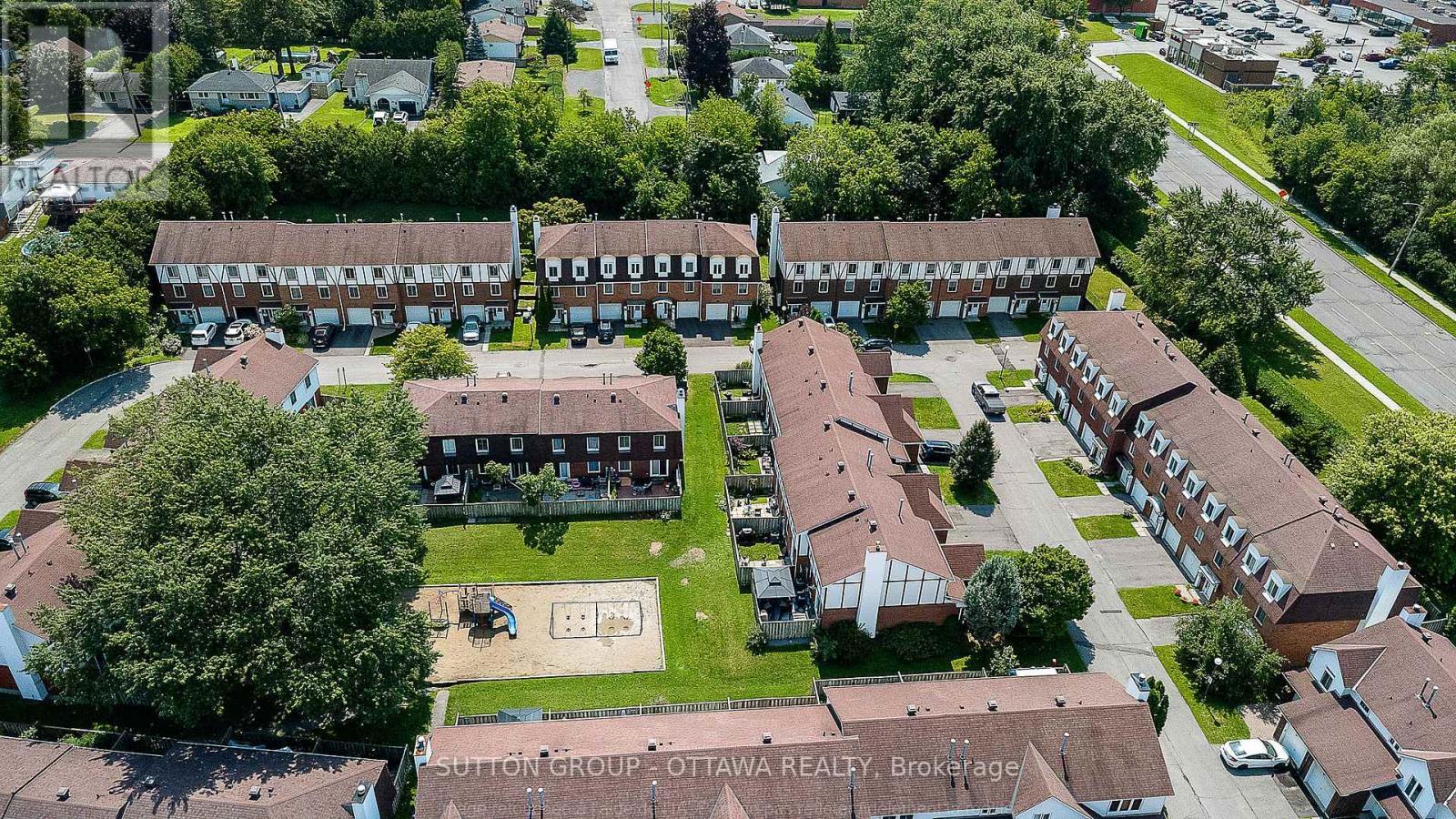 39 - 1803 Axminster Court, Ottawa, ON - Outdoor With View