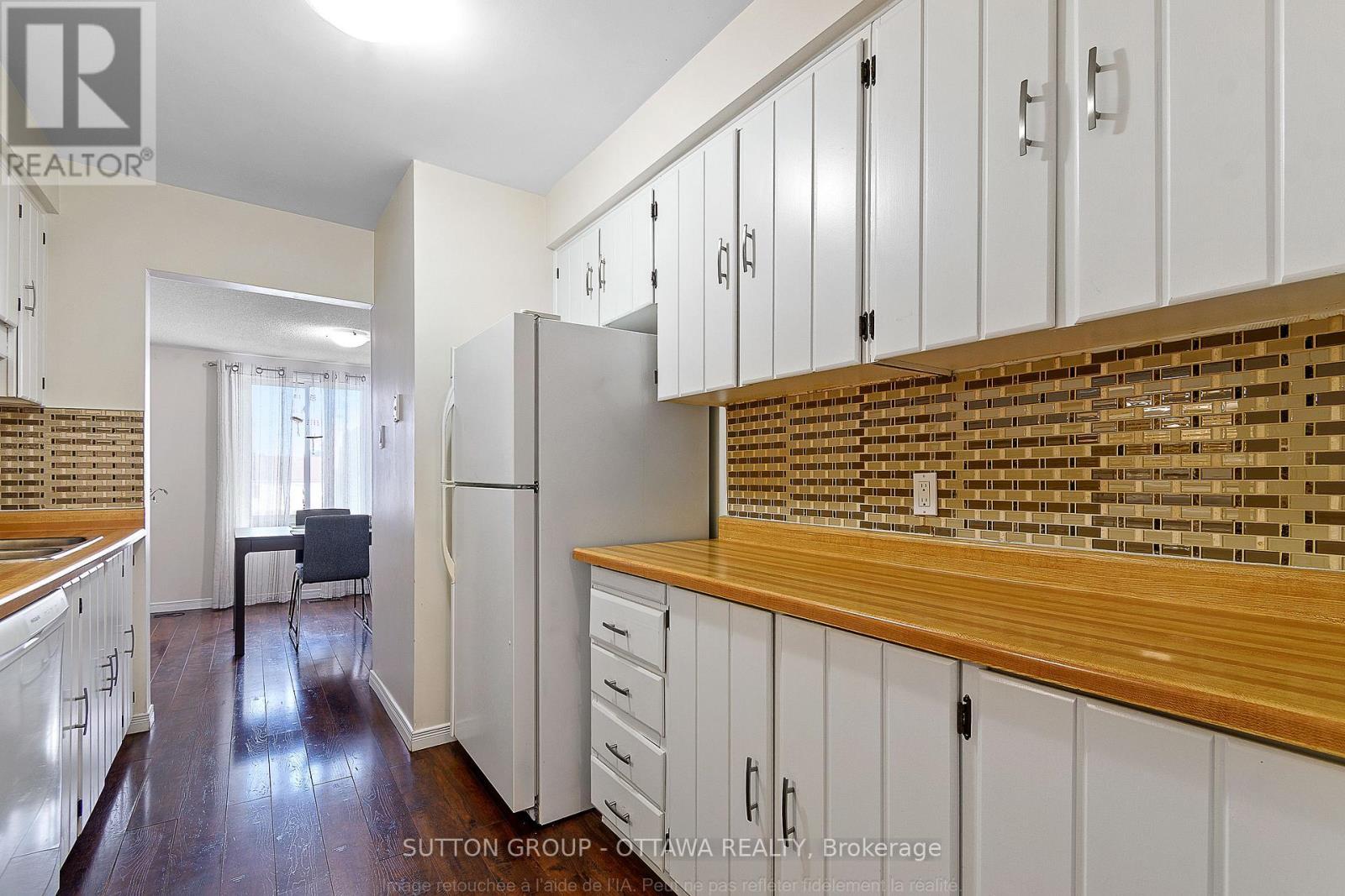 39 - 1803 Axminster Court, Ottawa, ON - Indoor Photo Showing Kitchen
