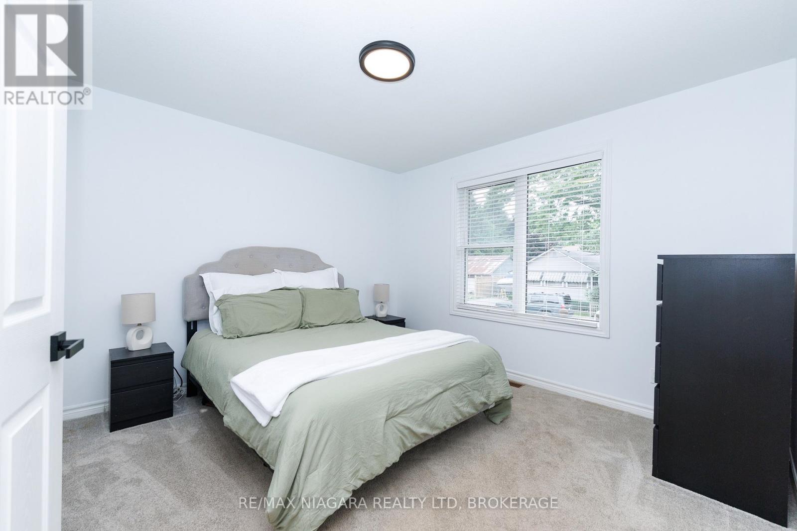 3819 Graeber Avenue, Fort Erie (Crystal Beach), ON - Indoor Photo Showing Bedroom