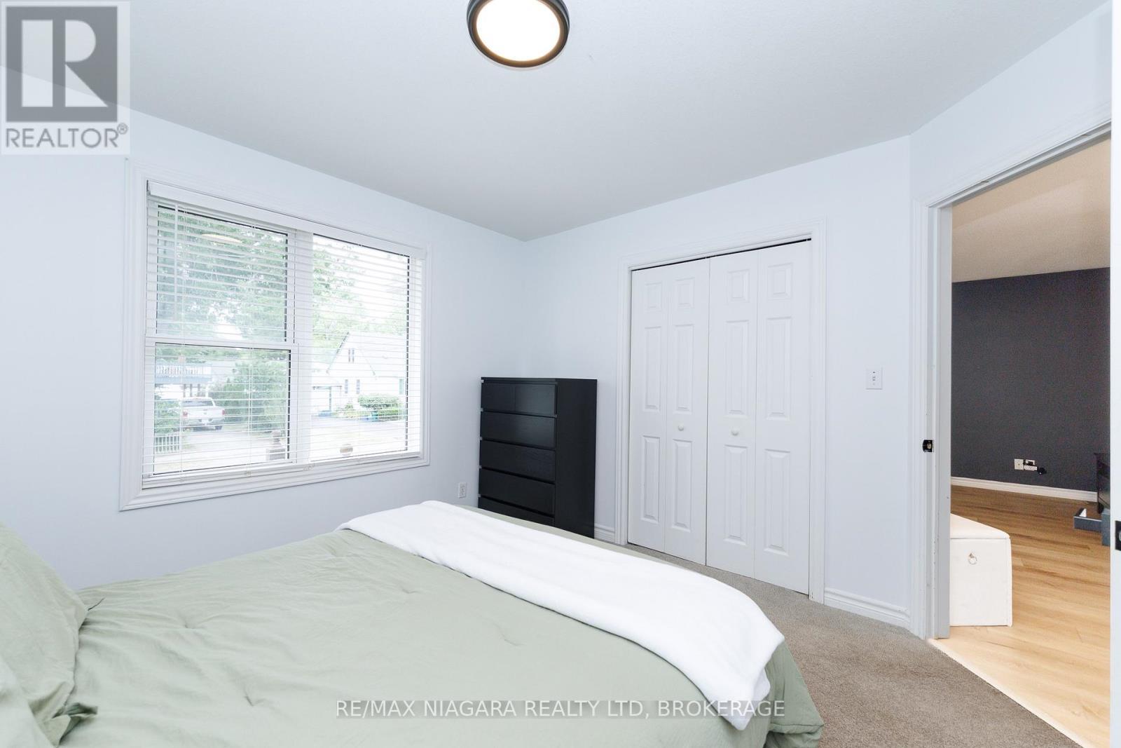 3819 Graeber Avenue, Fort Erie (Crystal Beach), ON - Indoor Photo Showing Bedroom