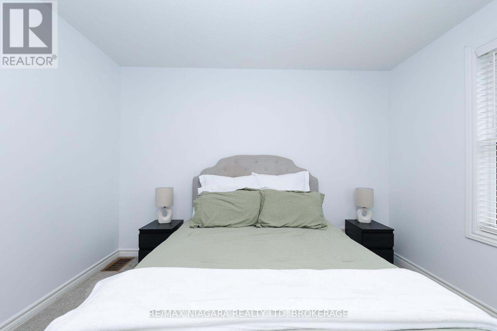 3819 Graeber Avenue, Fort Erie (Crystal Beach), ON - Indoor Photo Showing Bedroom