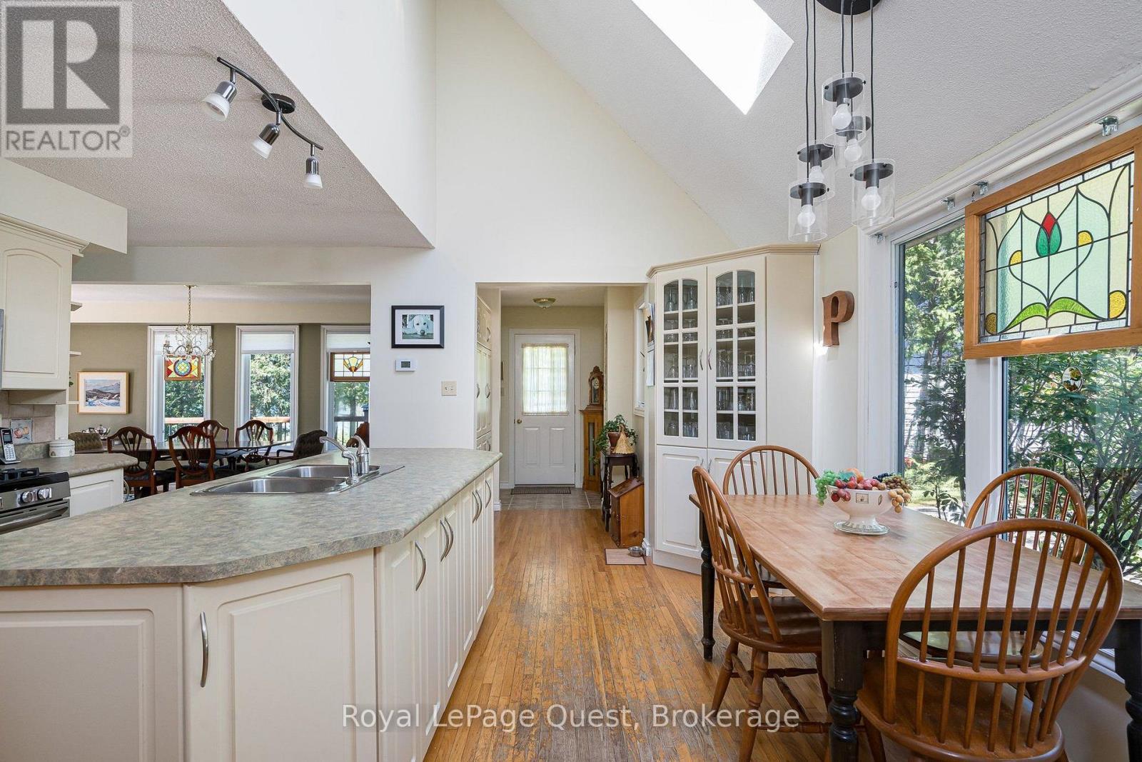 490 Silver Birch Drive, Tiny, ON - Indoor Photo Showing Other Room