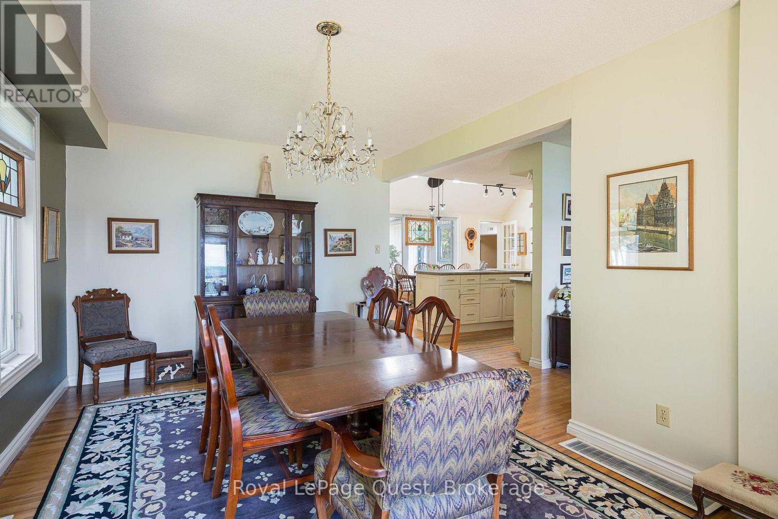 490 Silver Birch Drive, Tiny, ON - Indoor Photo Showing Dining Room