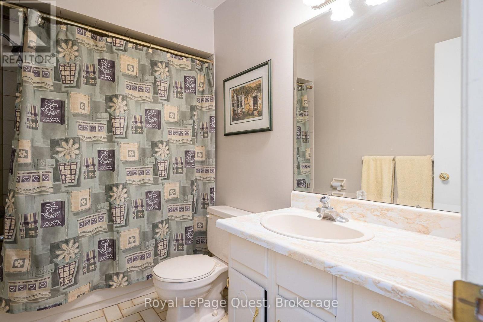 490 Silver Birch Drive, Tiny, ON - Indoor Photo Showing Bathroom