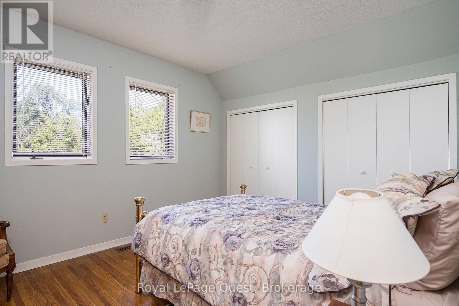 490 Silver Birch Drive, Tiny, ON - Indoor Photo Showing Bedroom