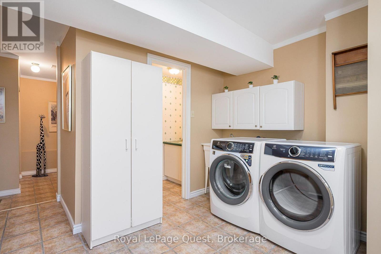 490 Silver Birch Drive, Tiny, ON - Indoor Photo Showing Laundry Room