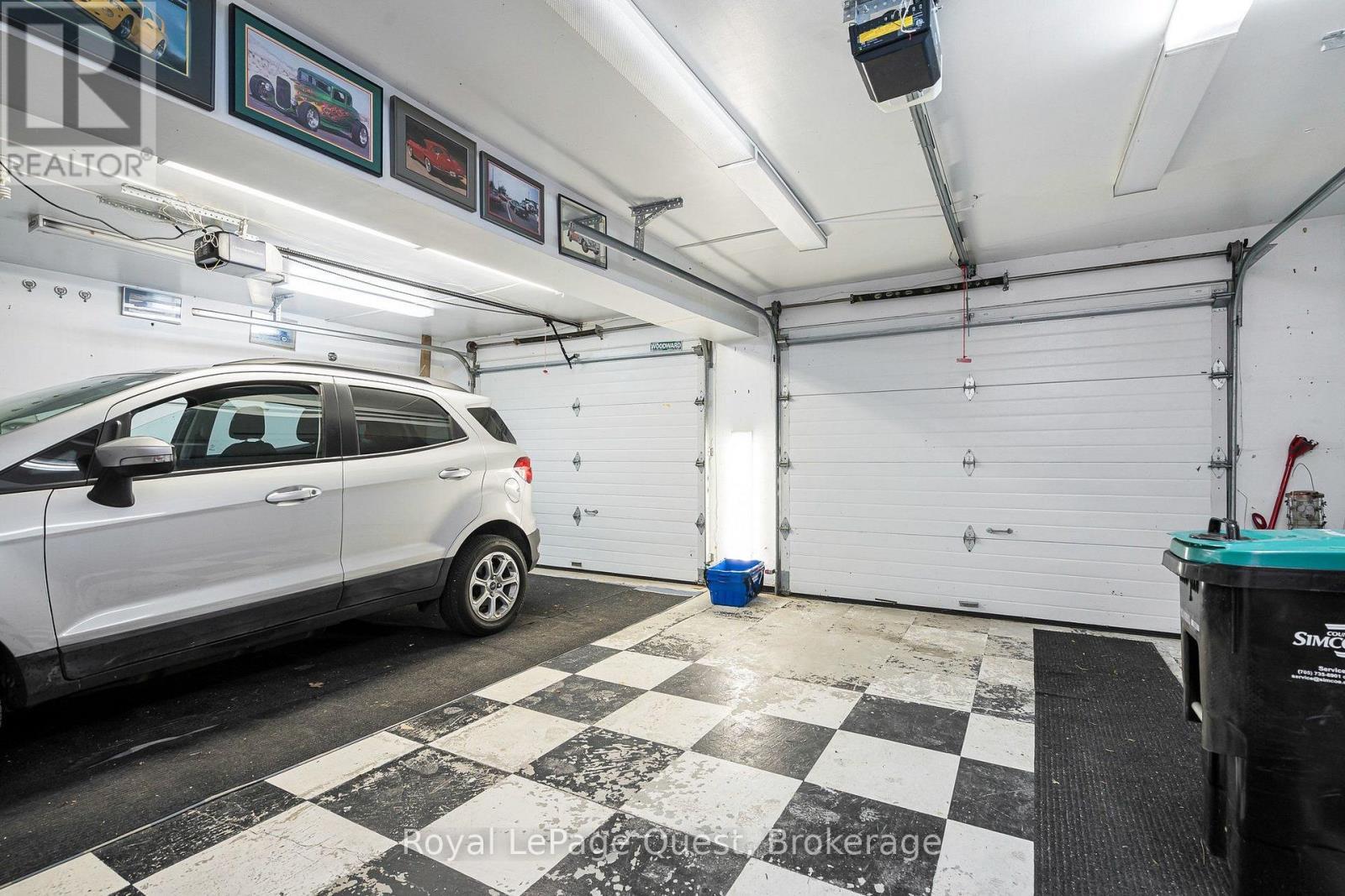 490 Silver Birch Drive, Tiny, ON - Indoor Photo Showing Garage