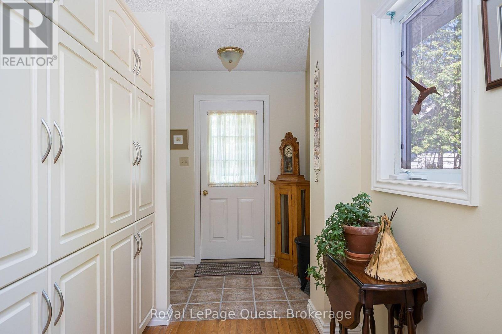 490 Silver Birch Drive, Tiny, ON - Indoor Photo Showing Other Room