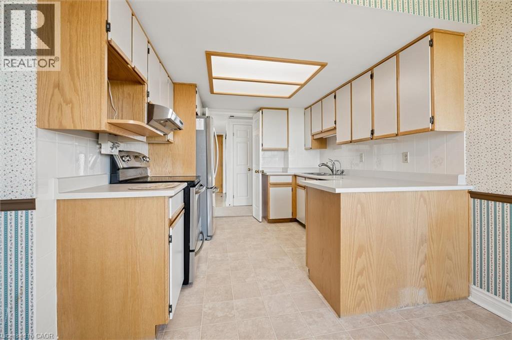 4 Willow Street Unit# 1101, Waterloo, ON - Indoor Photo Showing Kitchen