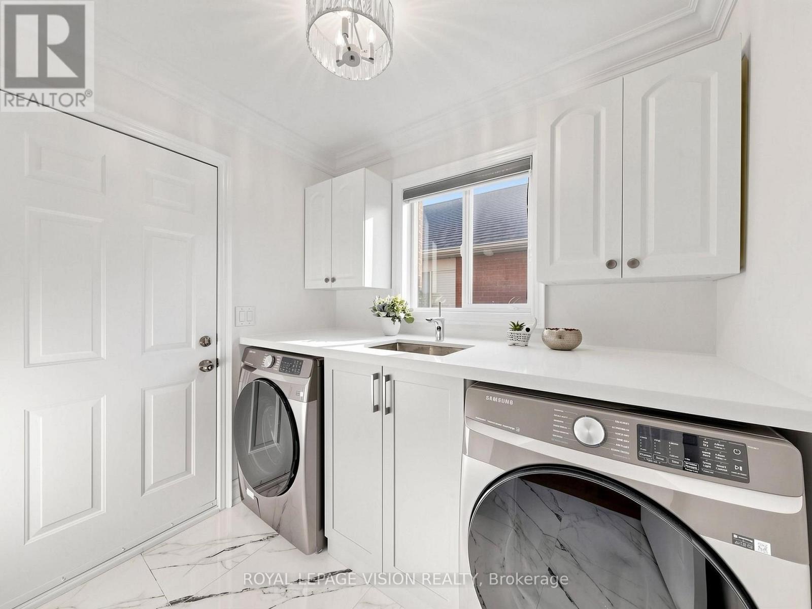 43 Mac Carl Crescent, Whitby, ON - Indoor Photo Showing Laundry Room
