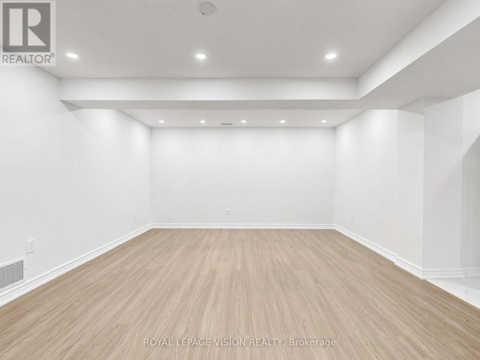 43 Mac Carl Crescent, Whitby, ON - Indoor Photo Showing Other Room