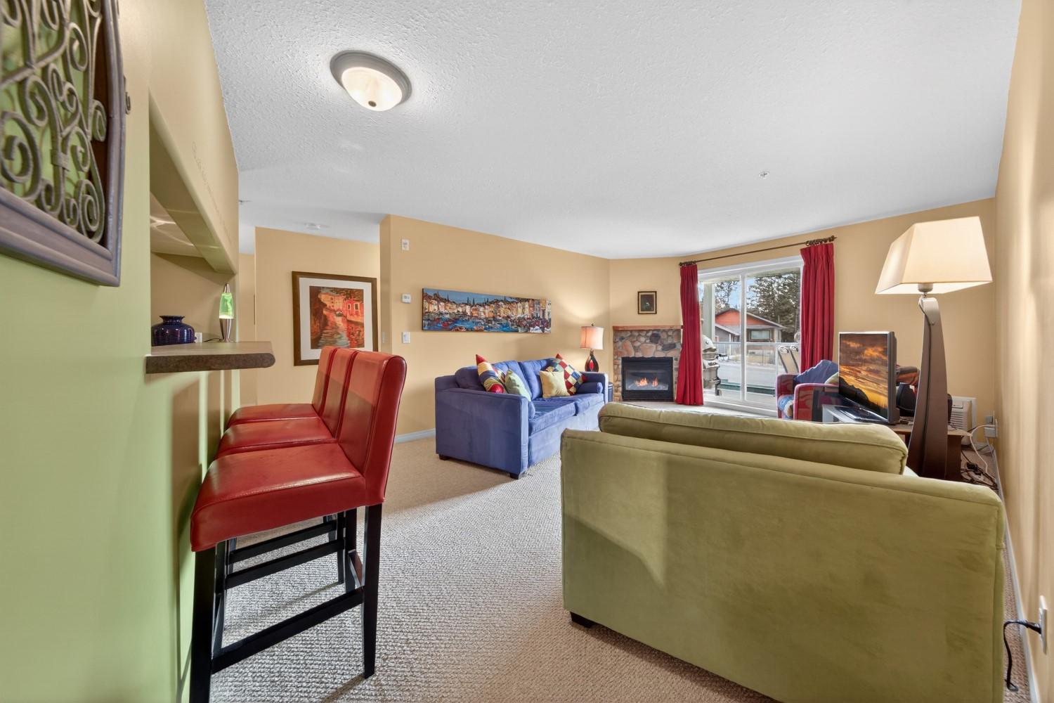 205-4767 Forsters Landing Road, Radium Hot Springs, BC - Indoor With Fireplace
