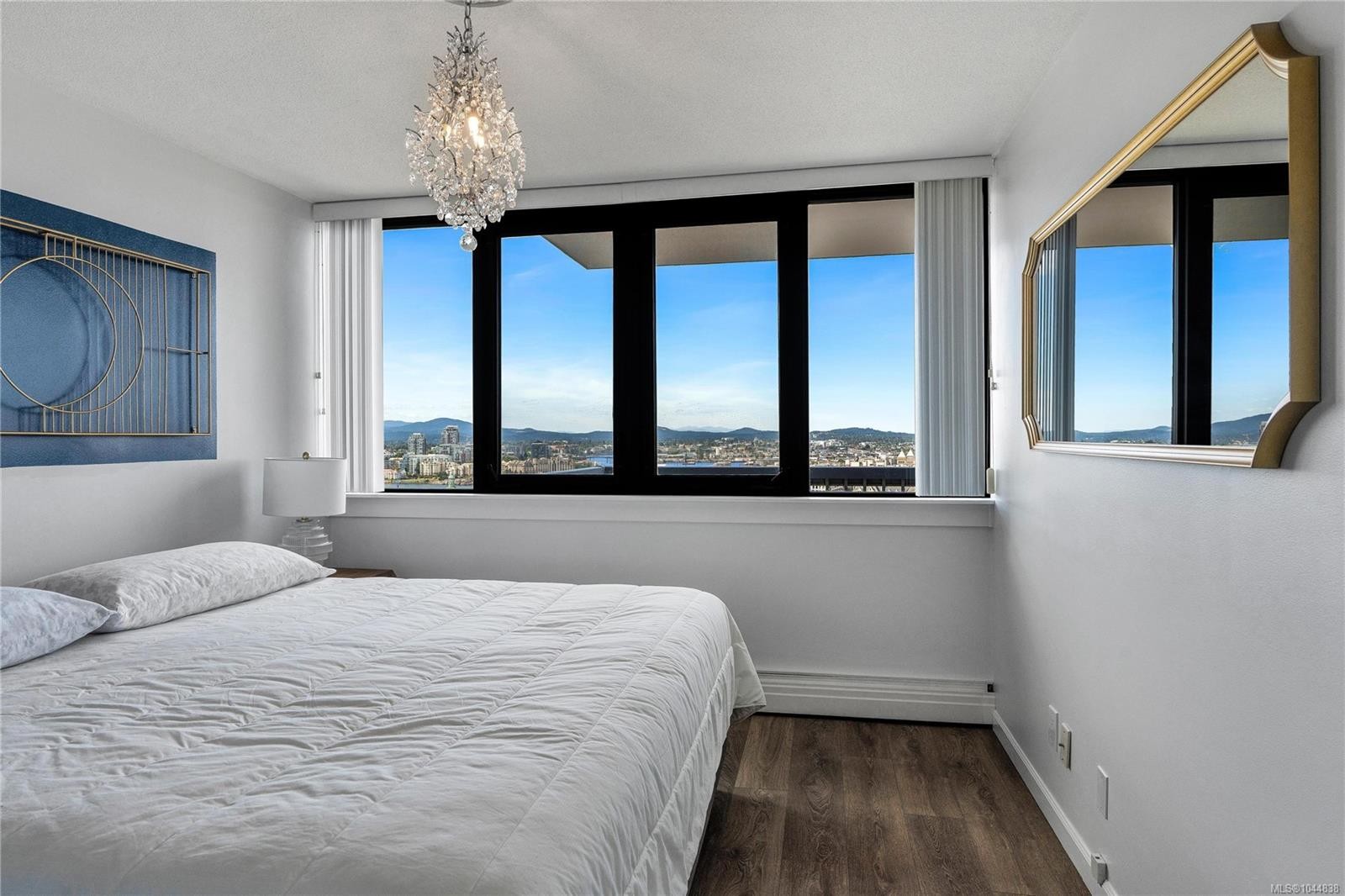 #2104-647 Michigan St, Victoria, BC - Indoor Photo Showing Bedroom