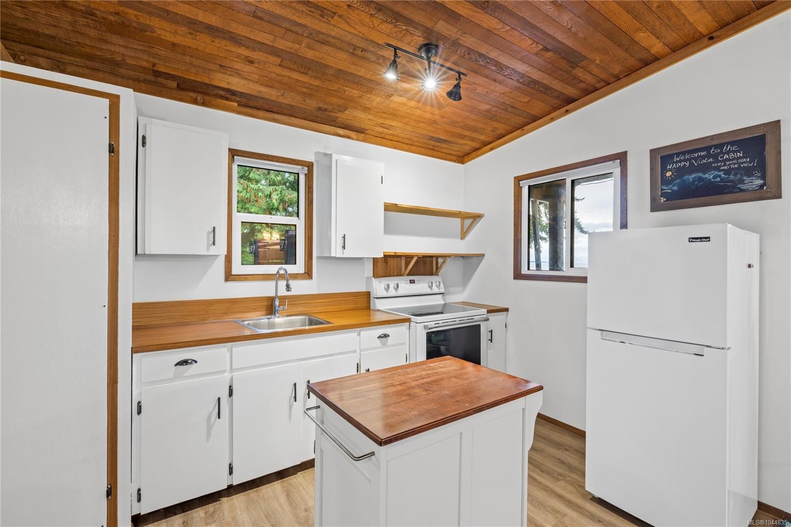 #4-4375 Kelsey Rd, Bowser, BC