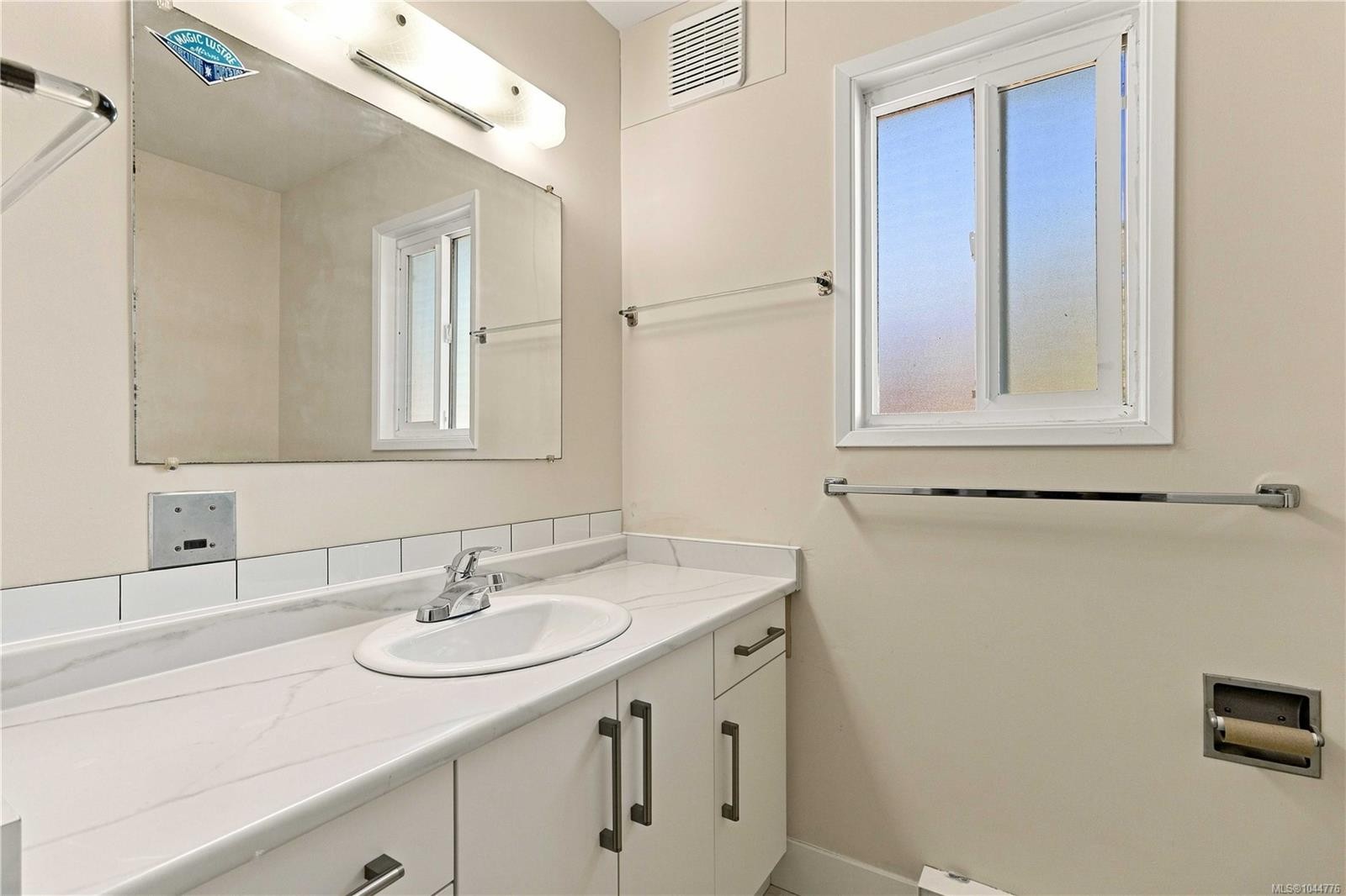 2940 Cedar Hill Rd, Victoria, BC
