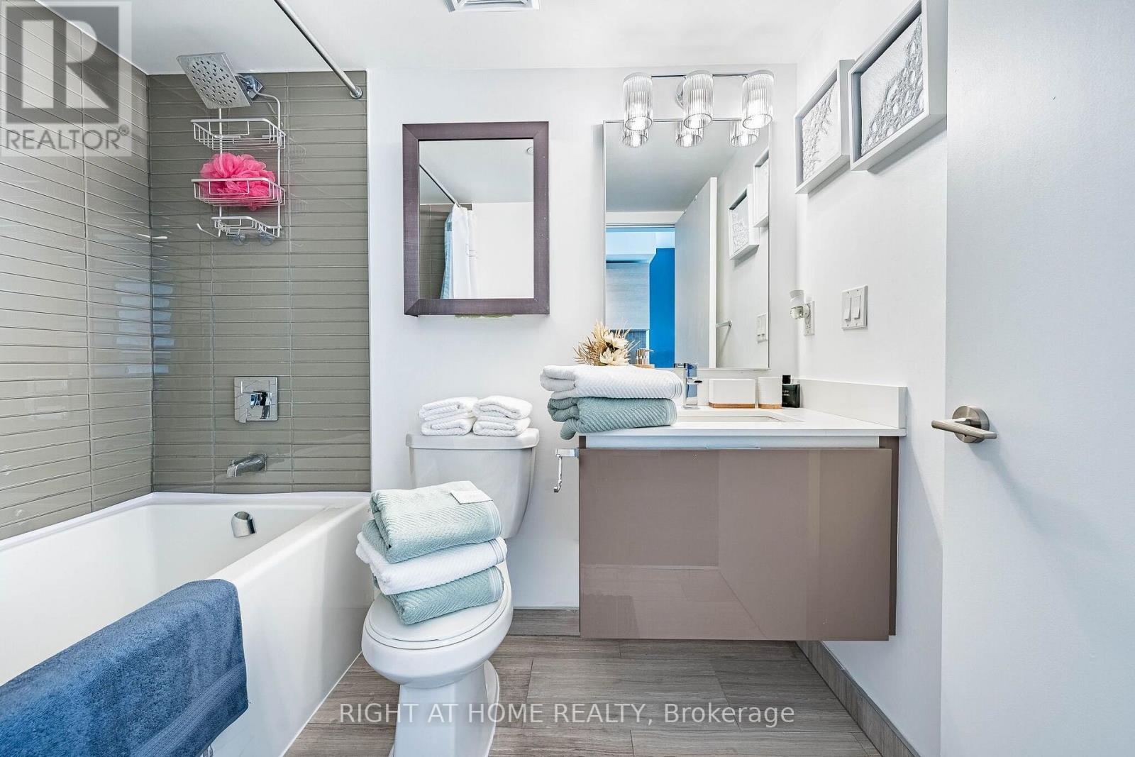 1604 - 200 Bloor Street W, Toronto, ON - Indoor Photo Showing Bathroom