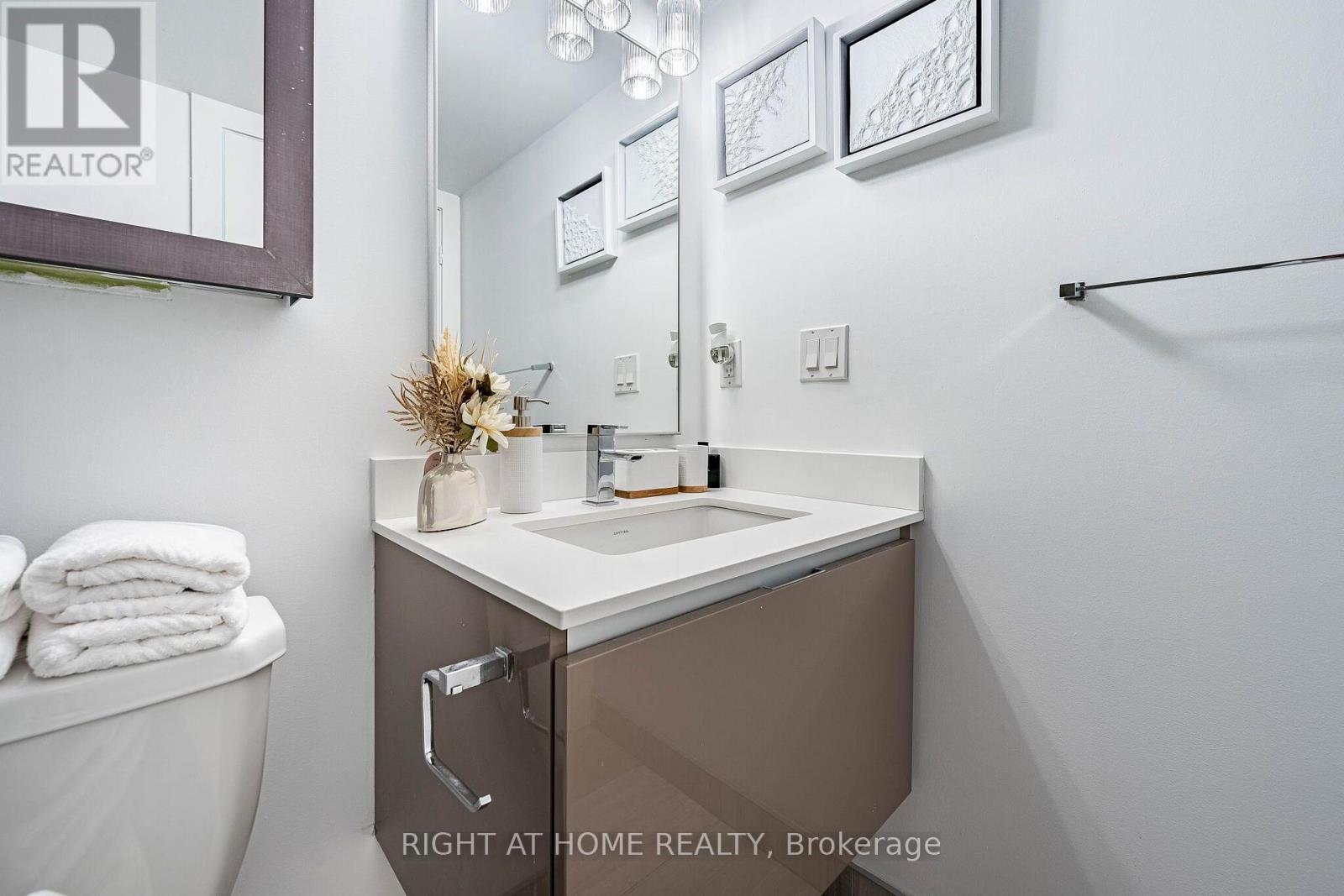 1604 - 200 Bloor Street W, Toronto, ON - Indoor Photo Showing Bathroom
