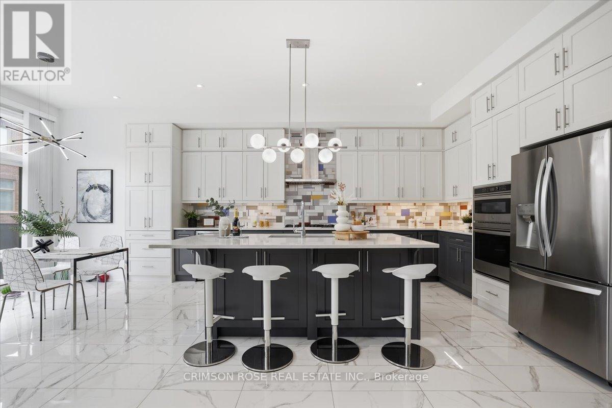 1467 Everest Crescent, Oakville, ON - Indoor Photo Showing Kitchen With Stainless Steel Kitchen With Upgraded Kitchen