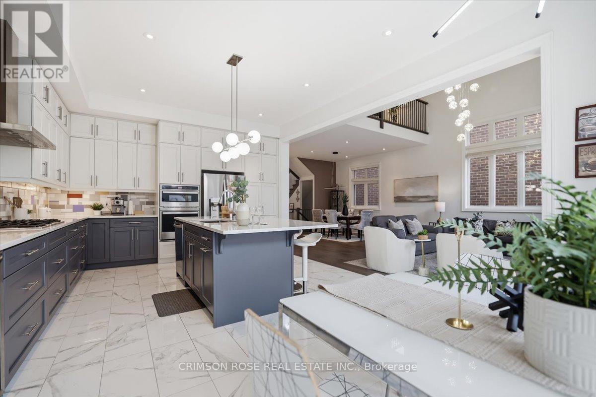1467 Everest Crescent, Oakville, ON - Indoor Photo Showing Kitchen With Upgraded Kitchen