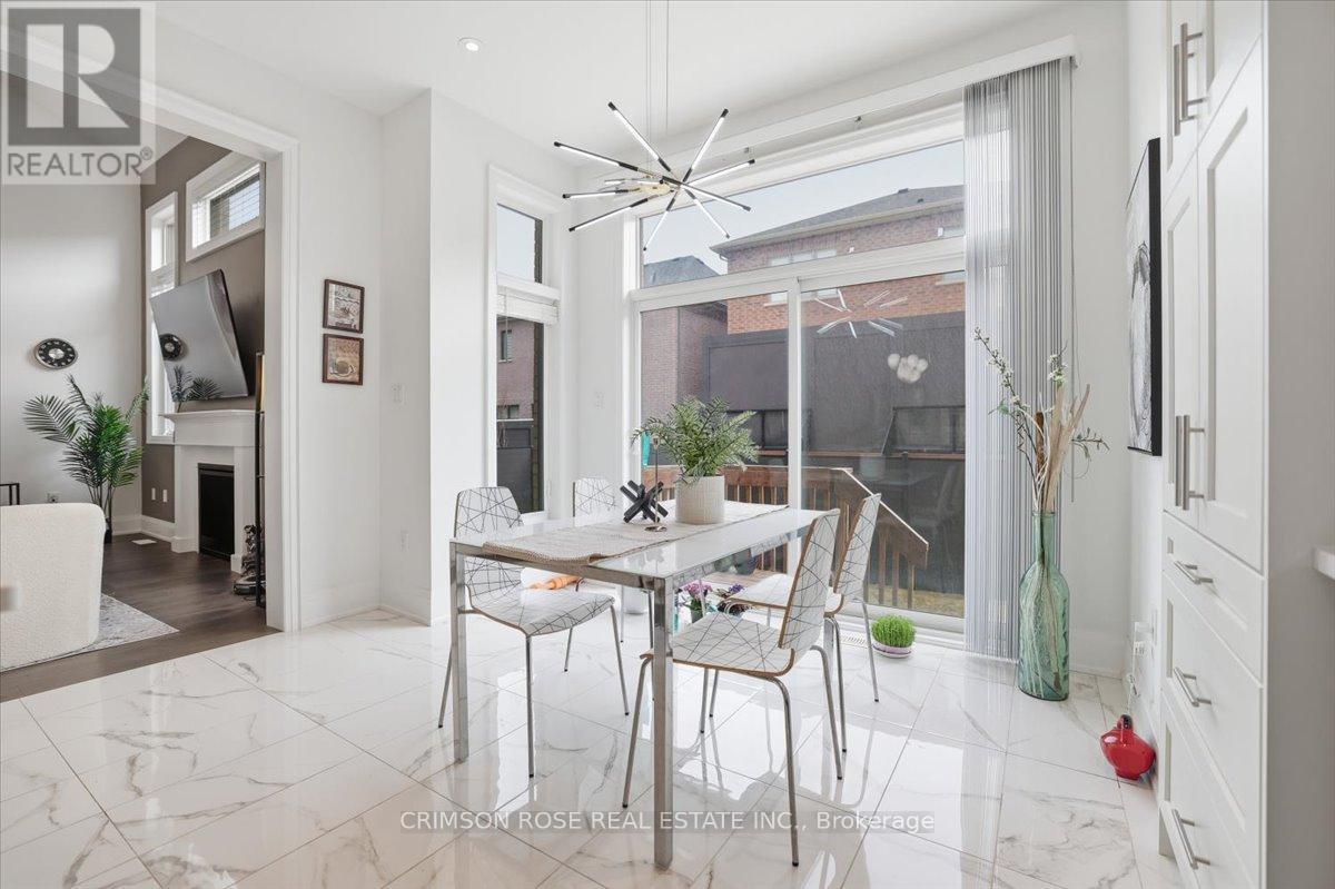 1467 Everest Crescent, Oakville, ON - Indoor Photo Showing Dining Room