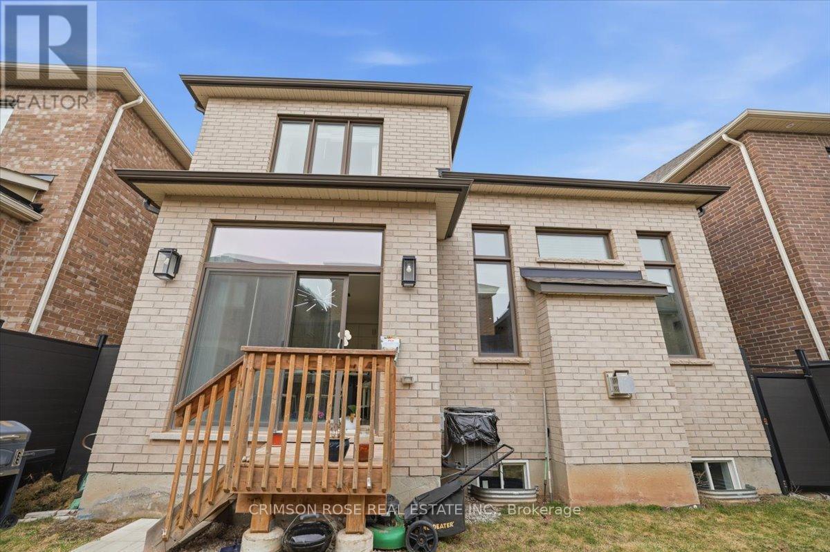 1467 Everest Crescent, Oakville, ON - Outdoor