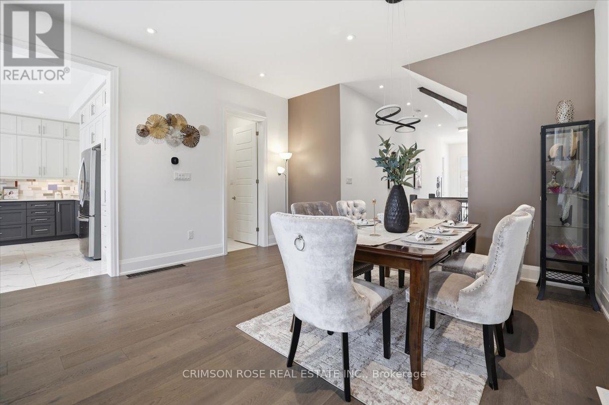 1467 Everest Crescent, Oakville, ON - Indoor Photo Showing Dining Room