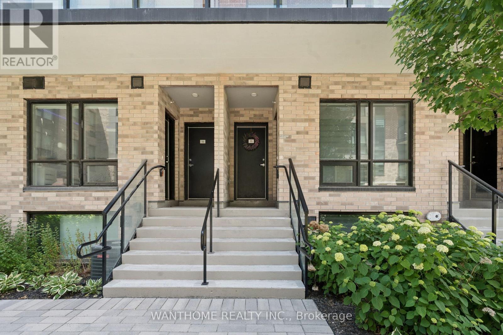 15 - 861 Sheppard Avenue W, Toronto, ON - Outdoor