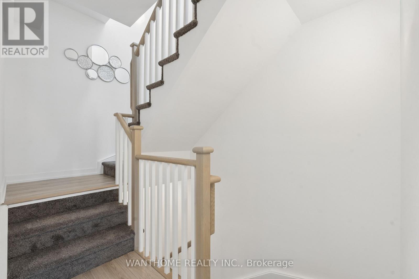 15 - 861 Sheppard Avenue W, Toronto, ON - Indoor Photo Showing Other Room