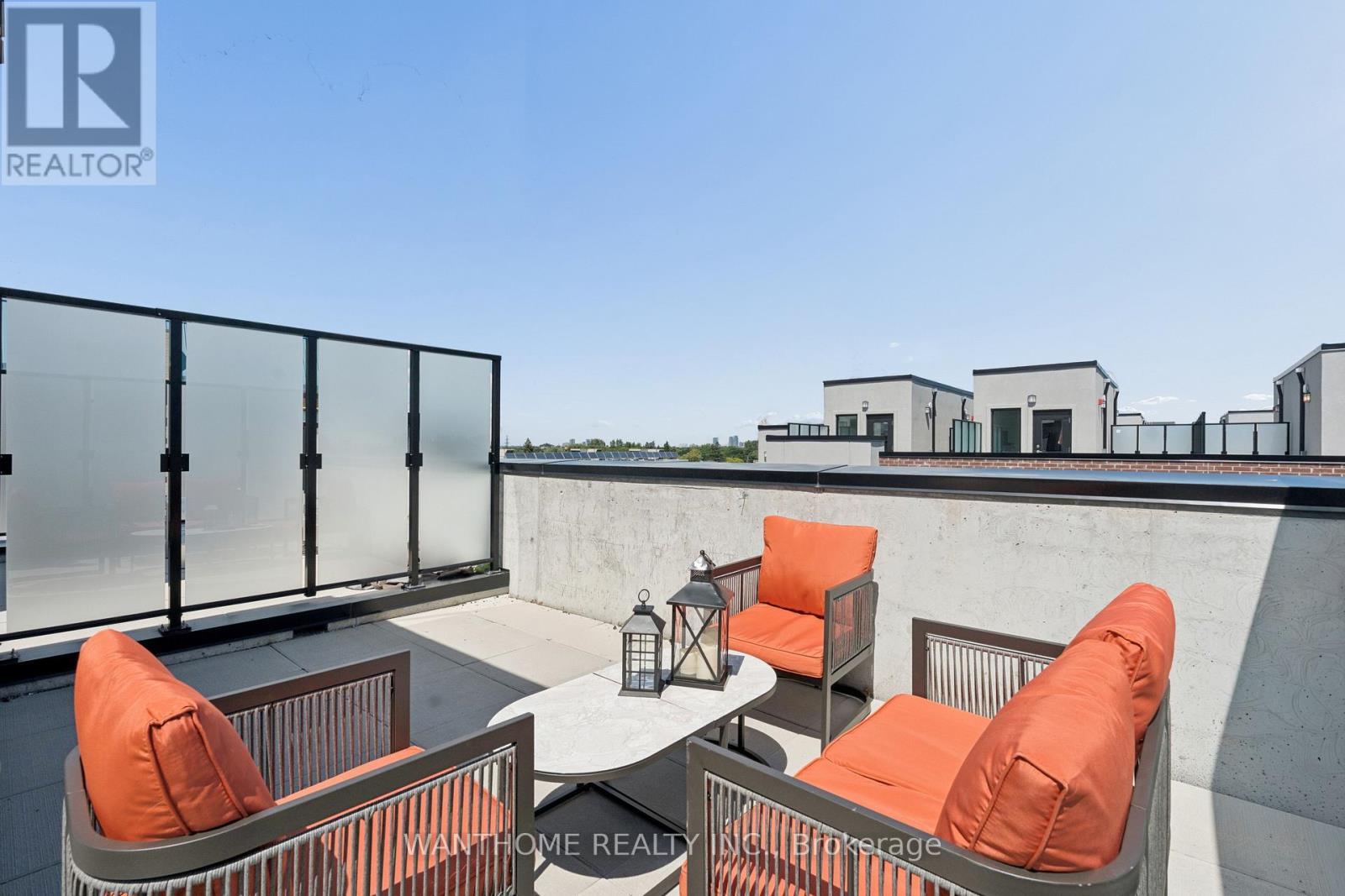 15 - 861 Sheppard Avenue W, Toronto, ON - Outdoor