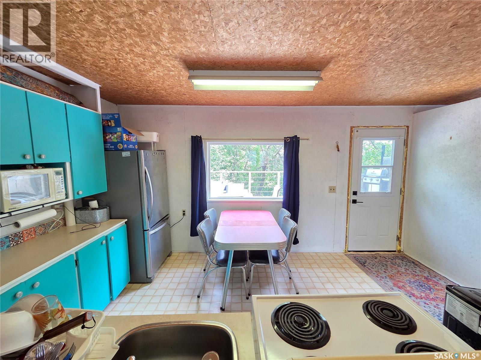 769 Ennis Avenue, White Bear Ir 70, SK - Indoor