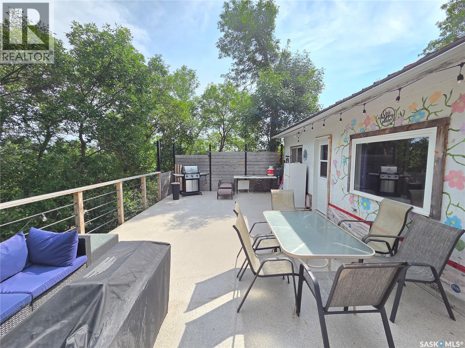 769 Ennis Avenue, White Bear Ir 70, SK - Outdoor With Deck Patio Veranda
