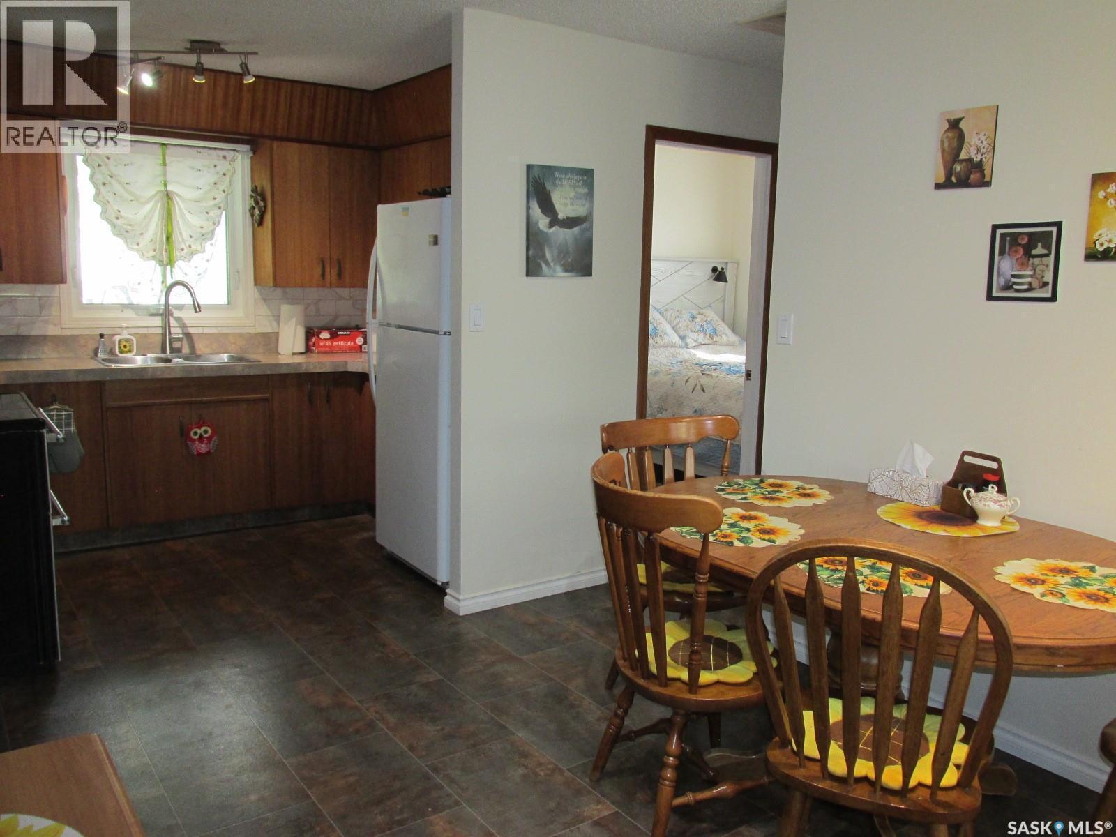 311 3Rd Street N, Nipawin, SK - Indoor