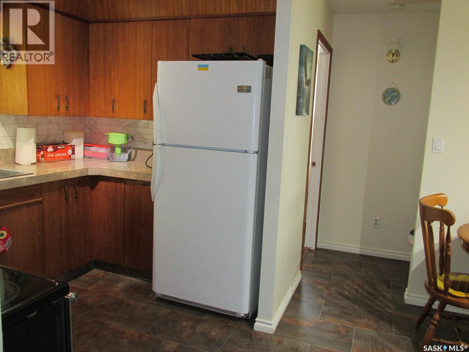 311 3Rd Street N, Nipawin, SK - Indoor Photo Showing Kitchen