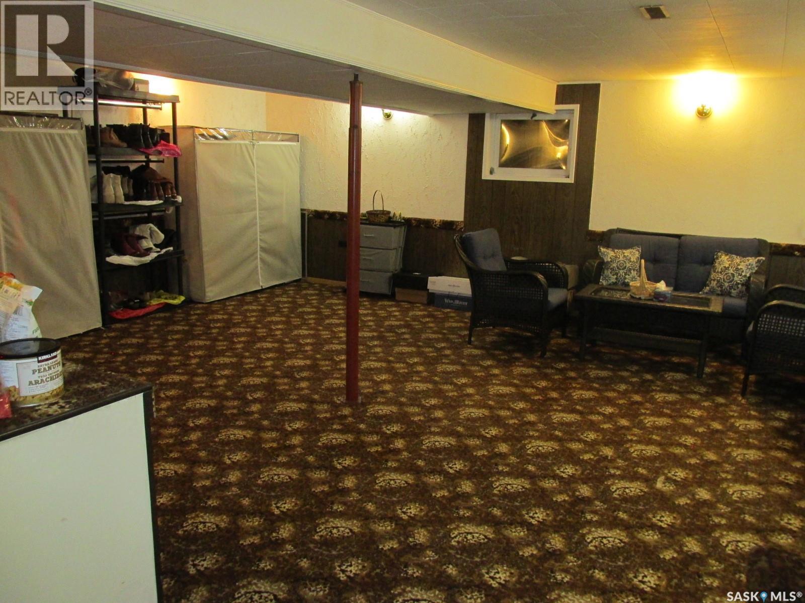 311 3Rd Street N, Nipawin, SK - Indoor