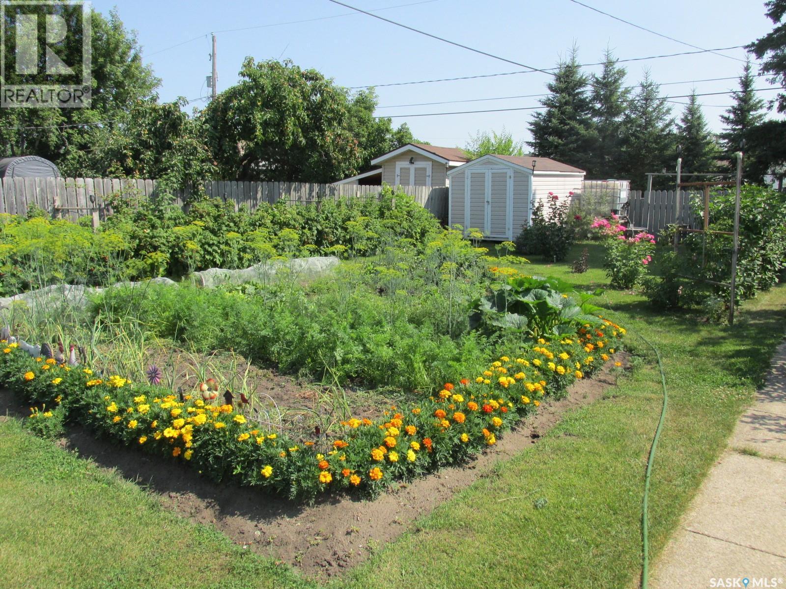311 3Rd Street N, Nipawin, SK - Outdoor