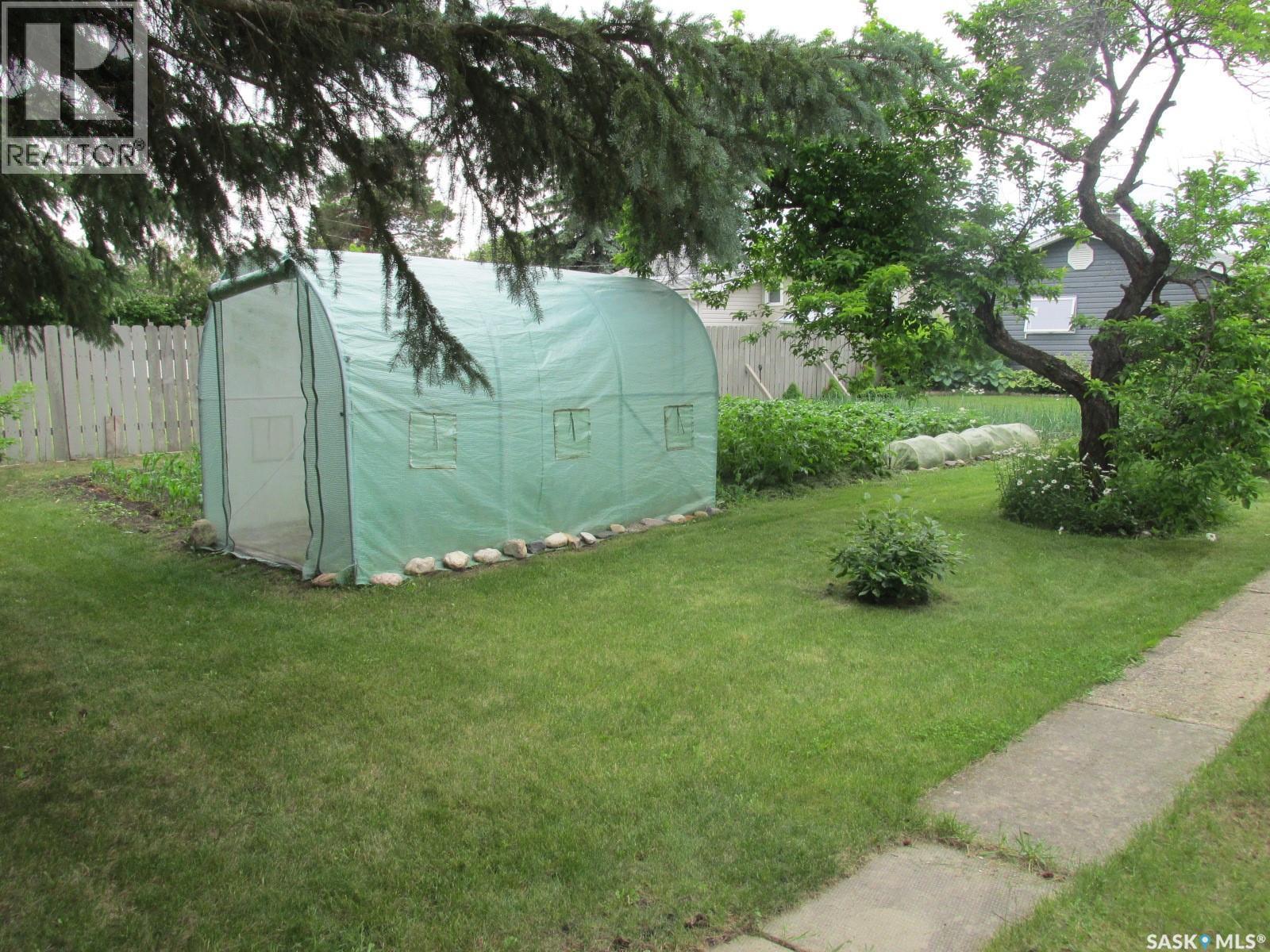 311 3Rd Street N, Nipawin, SK - Outdoor