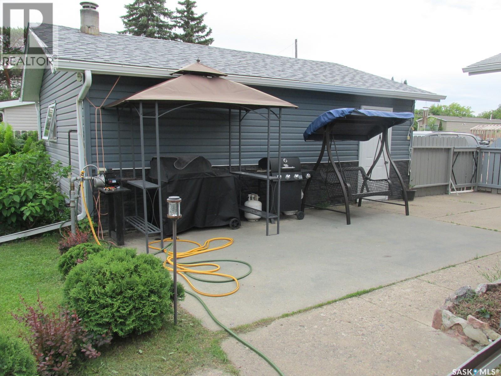 311 3Rd Street N, Nipawin, SK - Outdoor With Deck Patio Veranda