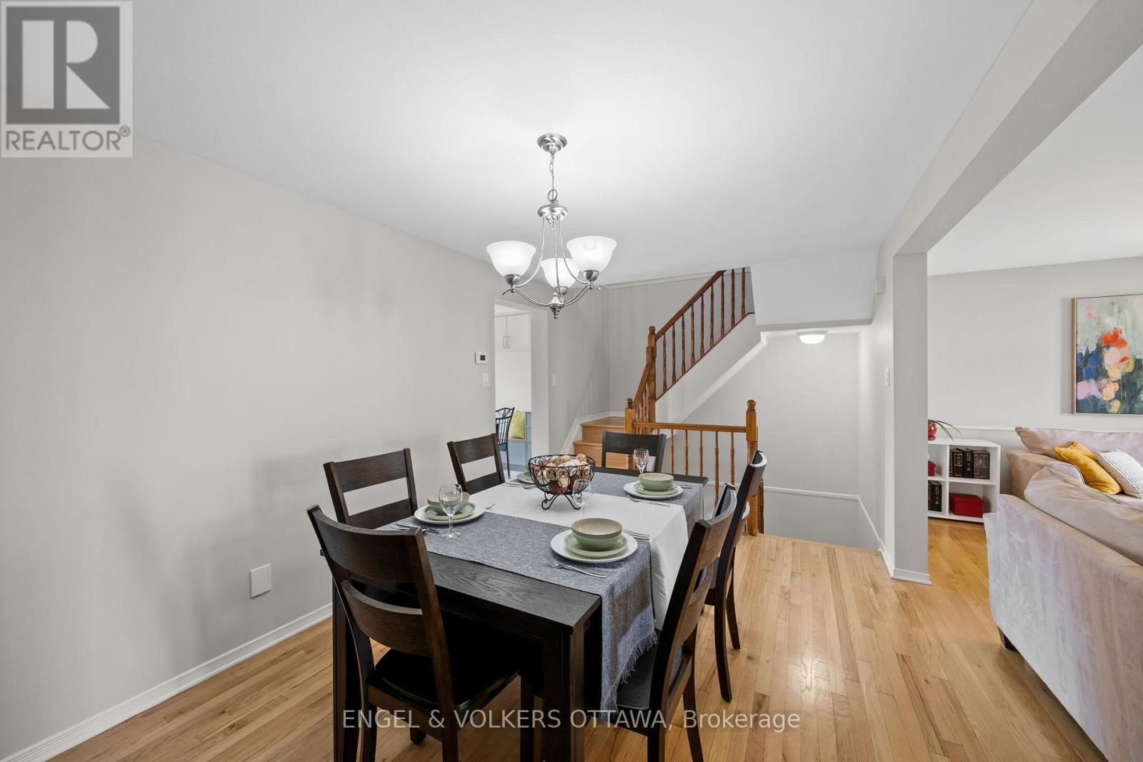 1831 Summerfields Crescent, Ottawa, ON - Indoor Photo Showing Dining Room