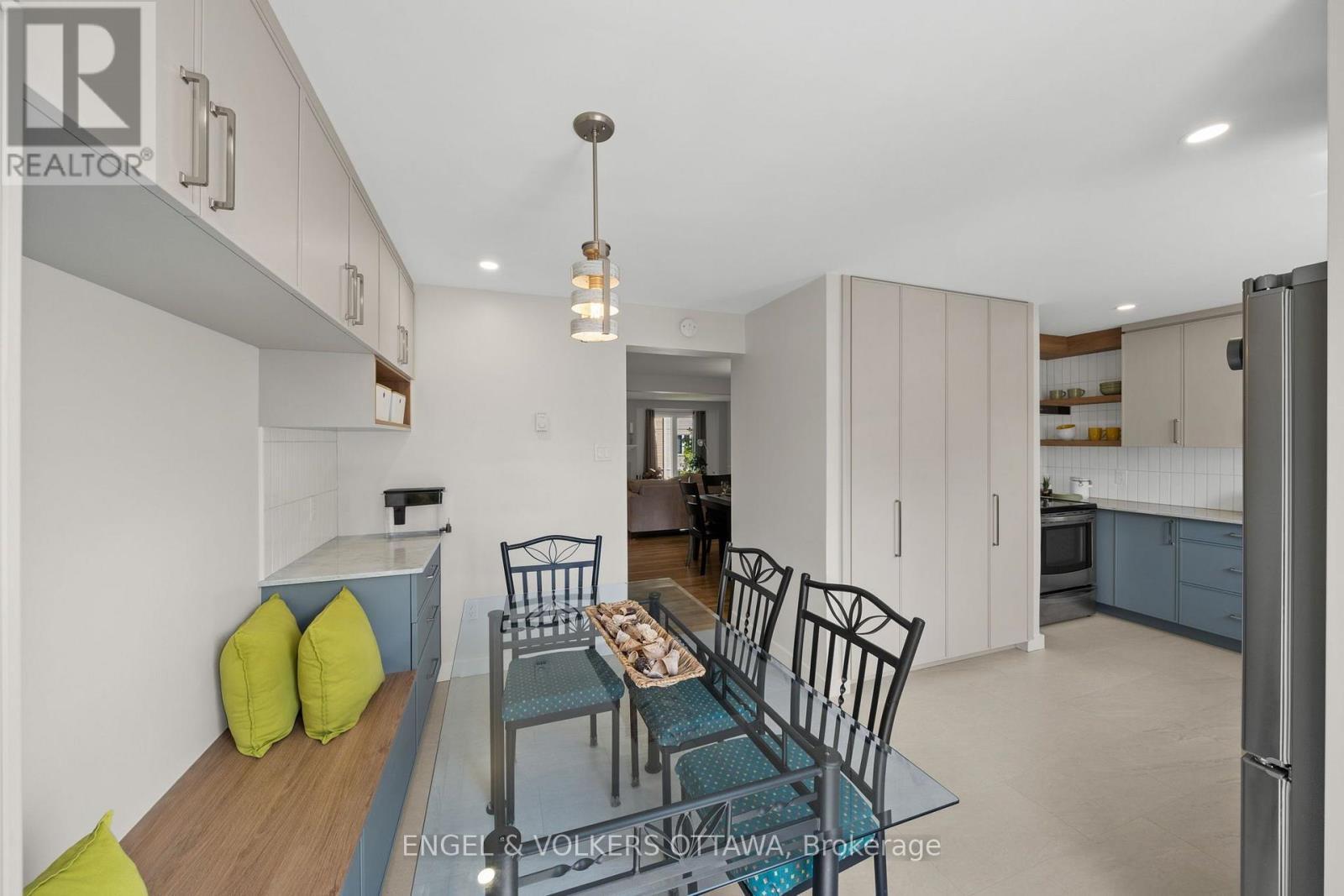 1831 Summerfields Crescent, Ottawa, ON - Indoor