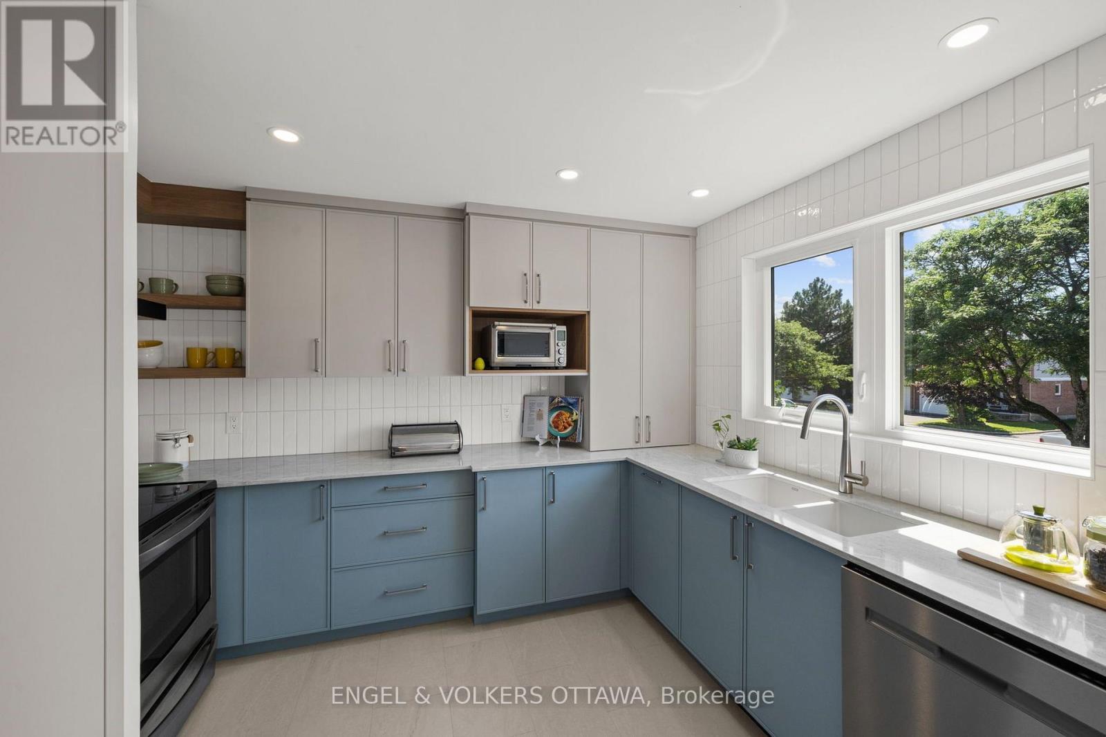 1831 Summerfields Crescent, Ottawa, ON - Indoor Photo Showing Kitchen