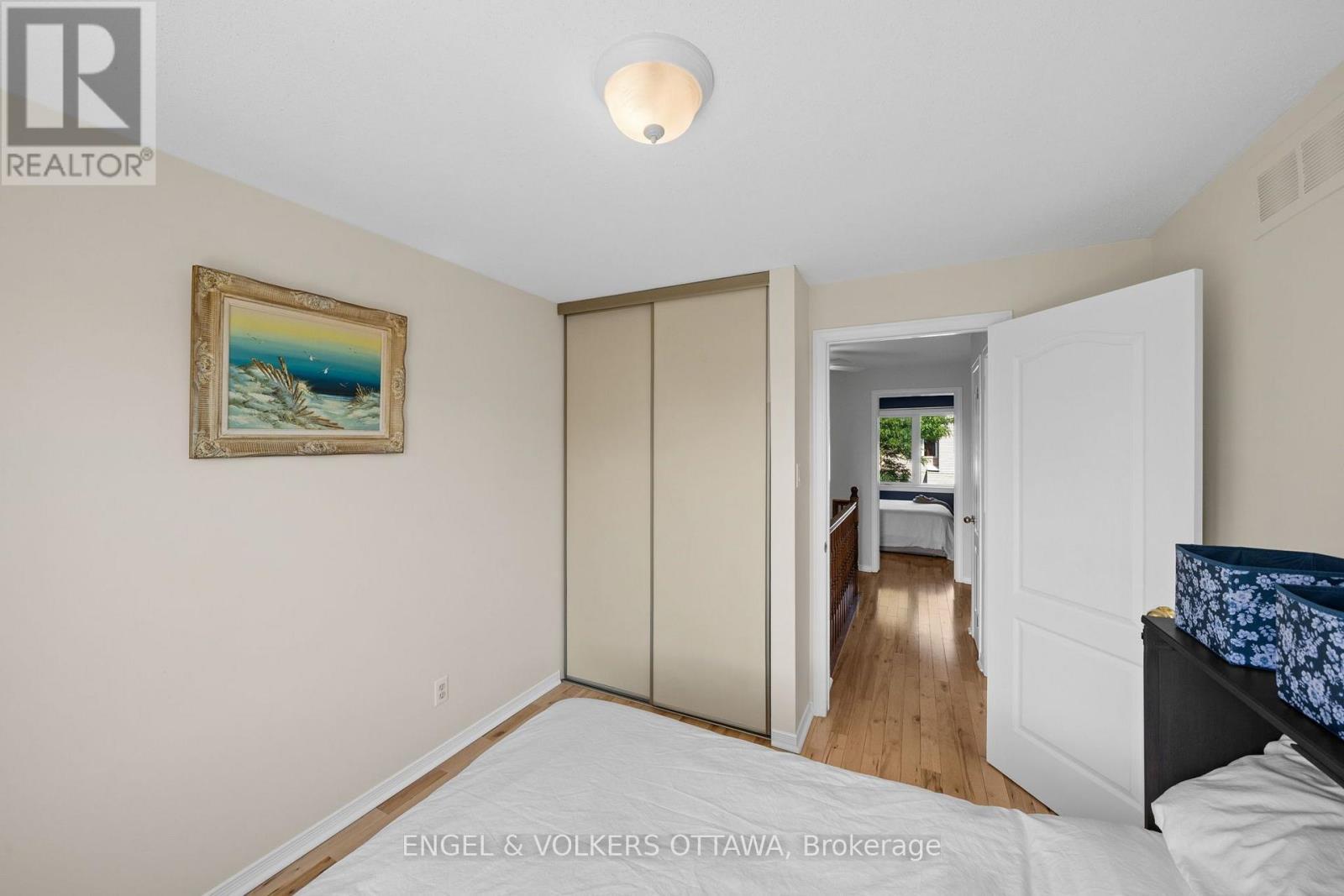 1831 Summerfields Crescent, Ottawa, ON - Indoor