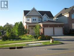 2 WOODCREST COURT Kitchener, ON N2P 2K1