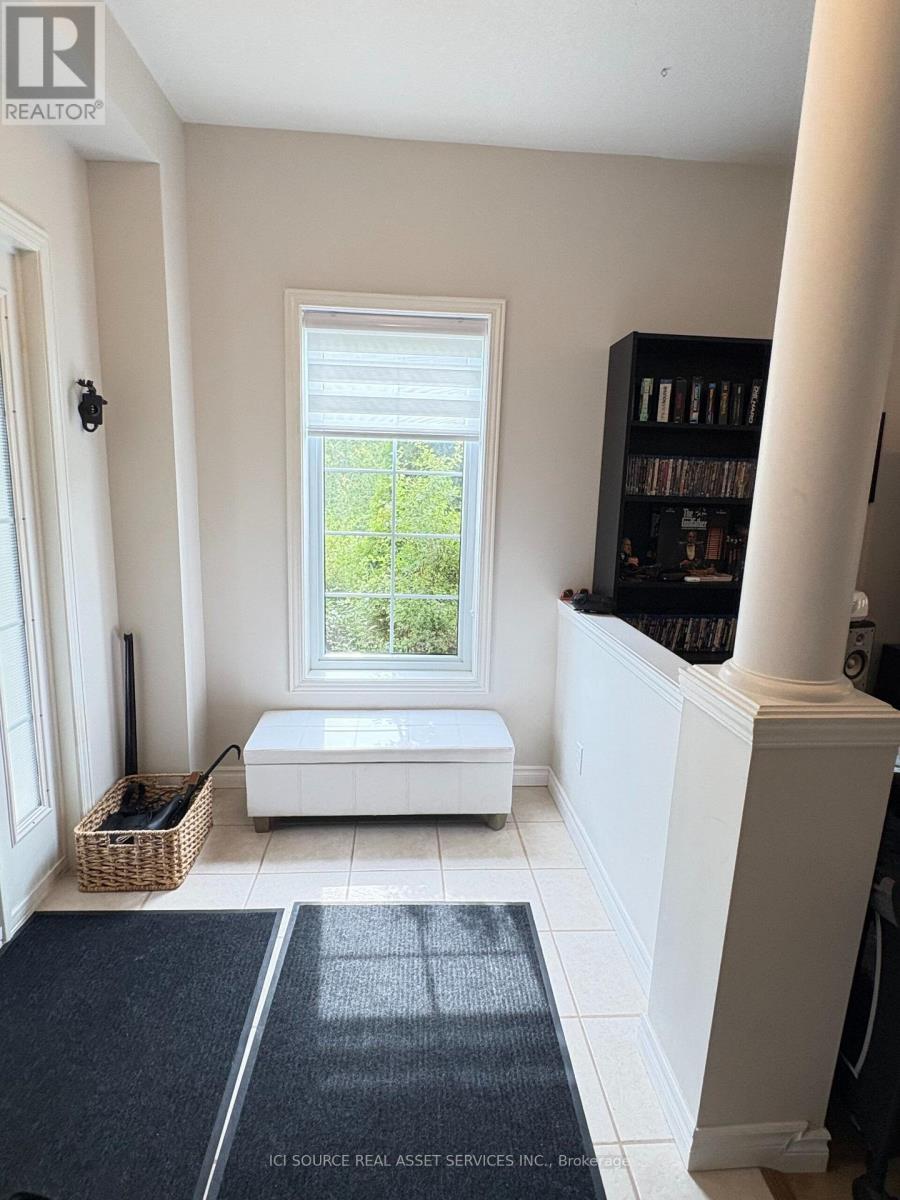 2 Woodcrest Court, Kitchener, ON - Indoor