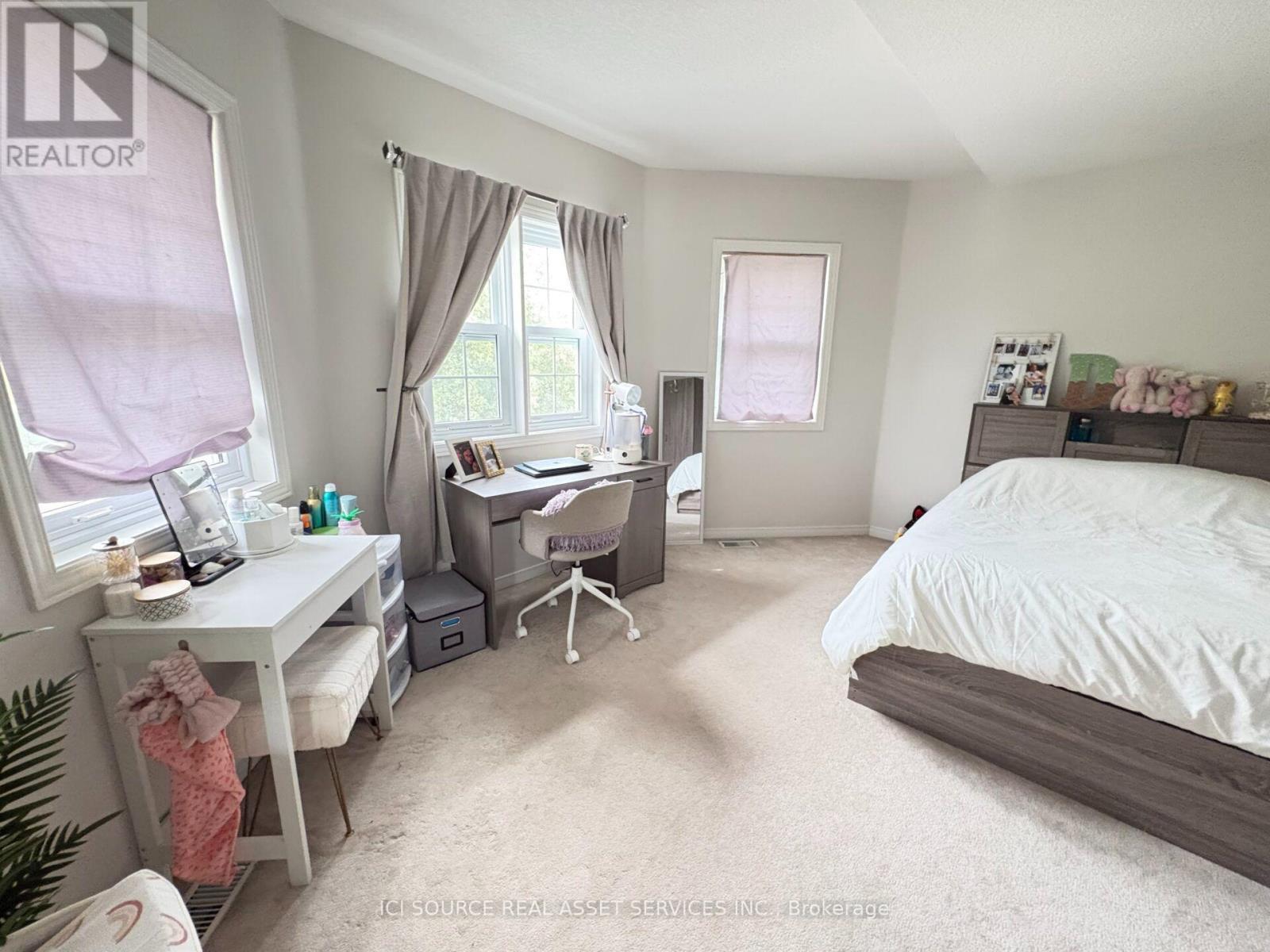 2 Woodcrest Court, Kitchener, ON - Indoor