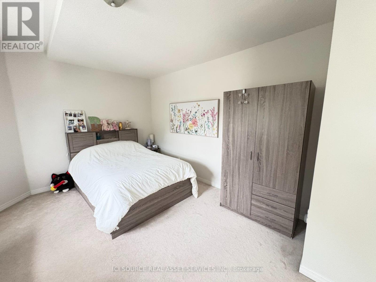 2 Woodcrest Court, Kitchener, ON - Indoor Photo Showing Bedroom
