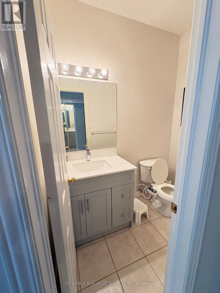 2 Woodcrest Court, Kitchener, ON - Indoor Photo Showing Bathroom