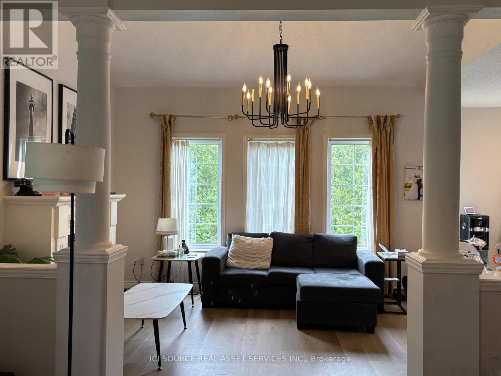 2 Woodcrest Court, Kitchener, ON - Indoor